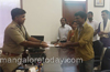 Mangaluru:  City Police Commissioner rewards honest autorickshaw driver